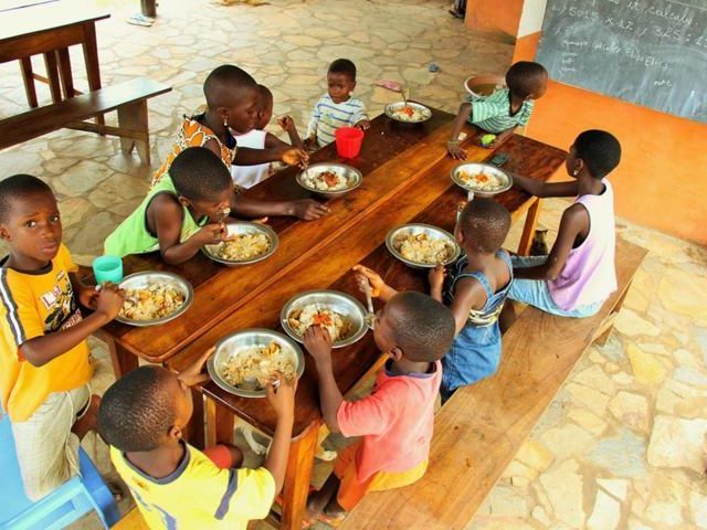 bimbi-a-tavola-la maison sans frontieres