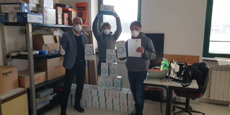 Staff Kapriol addetto alla distribuzione