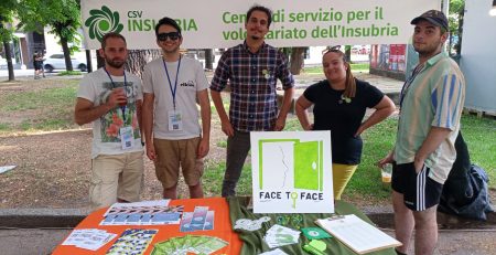 Lo stand dei ragazzi del servizio civile della sede di Como di Csv Insubria al festival Como Always Hop