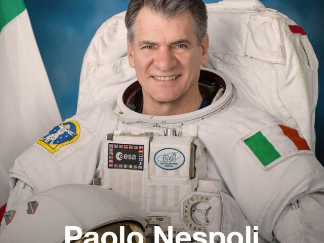 L'astronauta Paolo Nespoli presenta il suo libro alla Fiera di Como