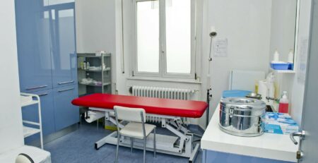 Associazione Palma e Croce Rossa / Nasce il poliambulatorio di assistenza sanitaria per persone in difficoltà economiche - Como