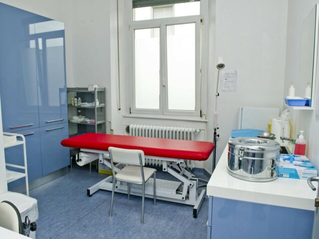 Associazione Palma e Croce Rossa / Nasce il poliambulatorio di assistenza sanitaria per persone in difficoltà economiche - Como