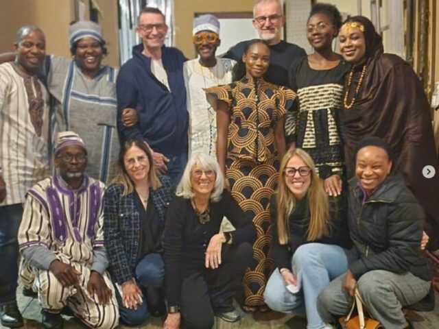 kibaré in uno spettacolo di beneficenza